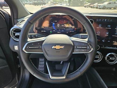 Used 2024 Chevrolet Blazer EV LT AWD/4WD image 25