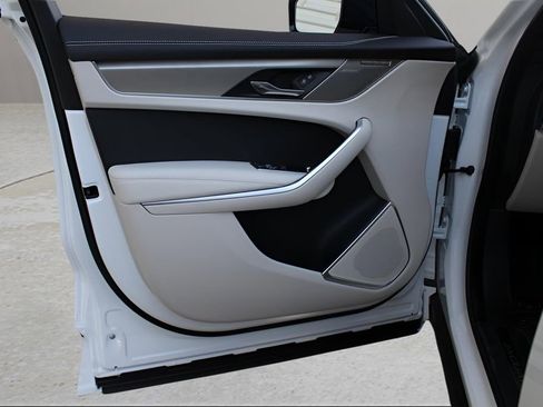 New 2026 Jaguar F-PACE R-Dynamic S image 10