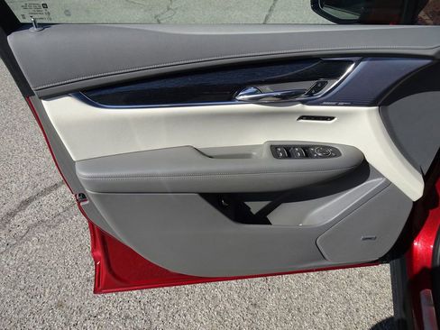 Certified 2023 Cadillac XT6 Premium Luxury w/ Technology Package image 11