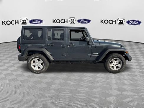 Used 2017 Jeep Wrangler Unlimited Sport w/ Quick Order Package 24S AWD/4WD image 9