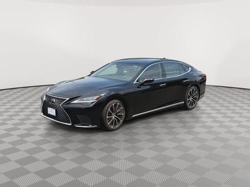 Used 2023 Lexus LS 500 AWD w/ Luxury Package image 3