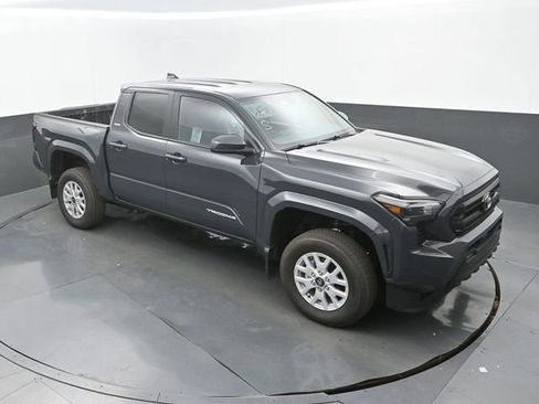 Used 2026 Toyota Tacoma SR5 RWD image 13