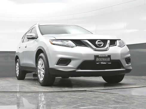 Used 2016 Nissan Rogue S w/ Appearance Package image 23