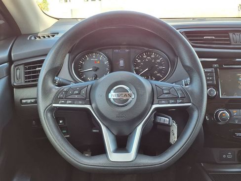 Used 2020 Nissan Rogue S FWD image 28