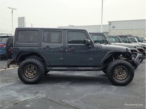 Used 2016 Jeep Wrangler Unlimited Sport w/ Connectivity Group AWD/4WD image 12