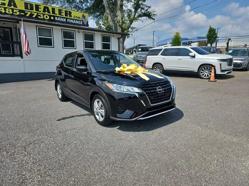 Used 2023 Nissan Kicks S image 8