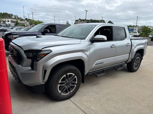Used 2024 Toyota Tacoma TRD Sport RWD image 6