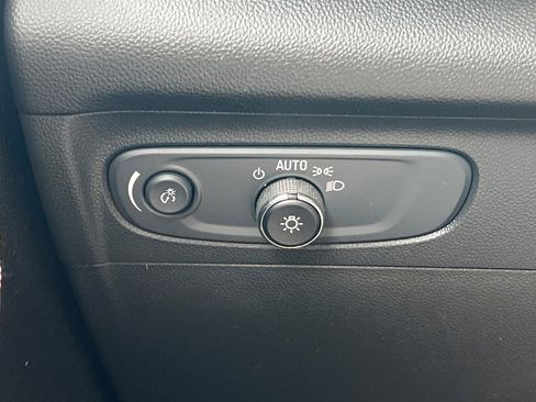 Used 2022 Buick Envision Preferred image 41