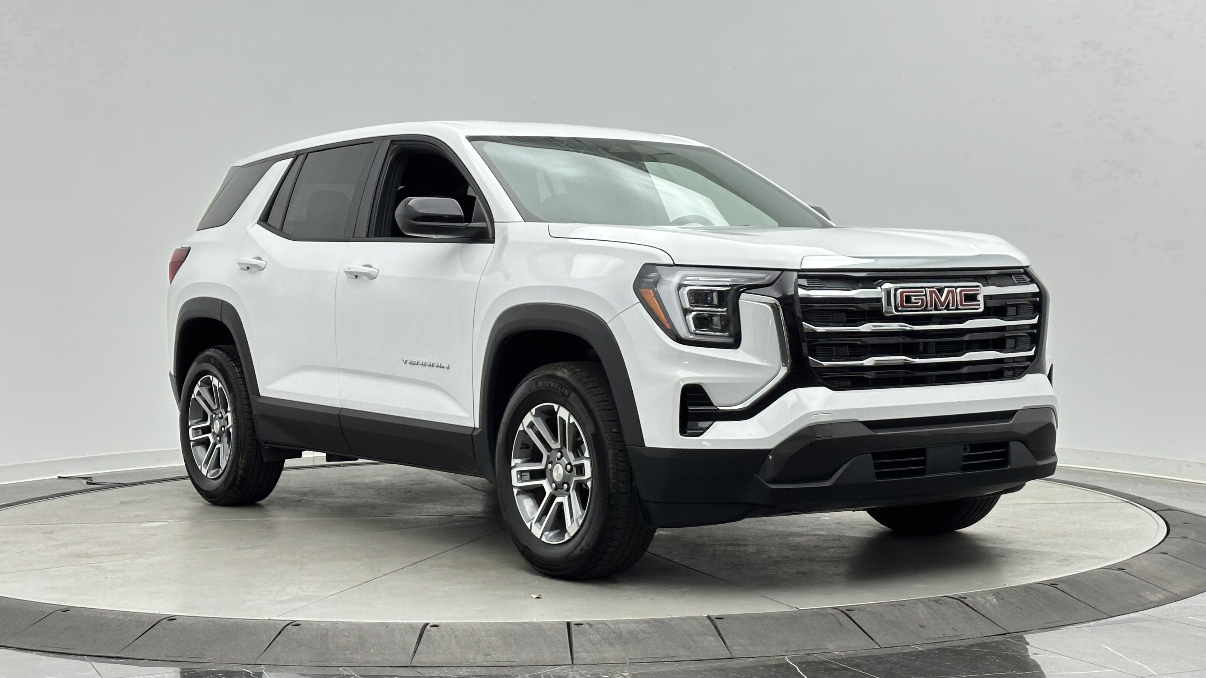 Used 2026 GMC Terrain Elevation FWD image 3