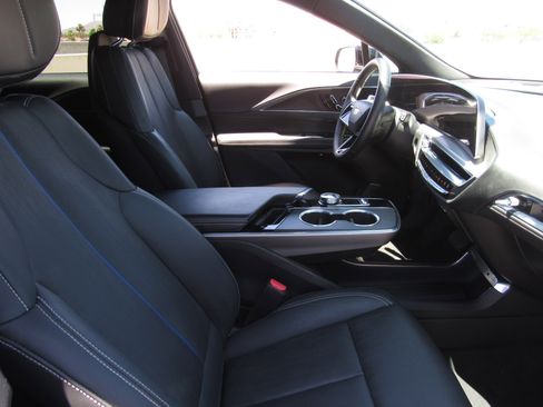 Used 2024 Cadillac Lyriq Sport RWD image 8