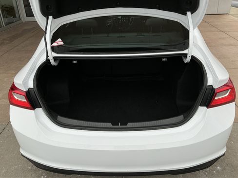 Used 2023 Chevrolet Malibu LT image 24