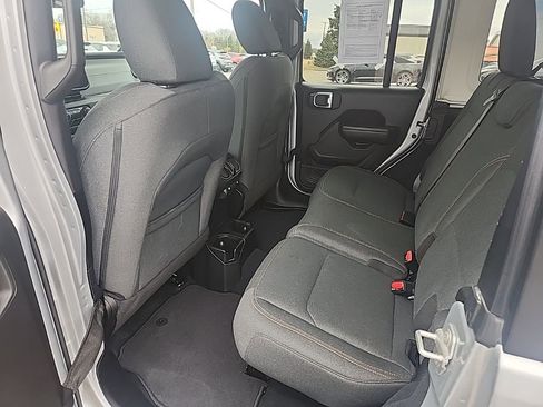 Used 2024 Jeep Wrangler Sport S image 10