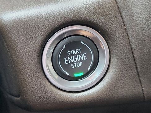 Used 2023 Chevrolet Tahoe Z71 w/ Luxury Package AWD/4WD image 8