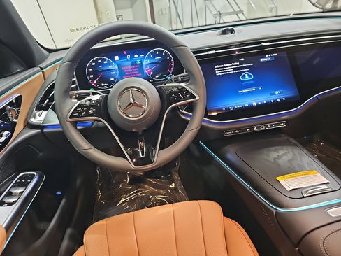 New 2026 Mercedes-Benz E 450 4MATIC Sedan image 16