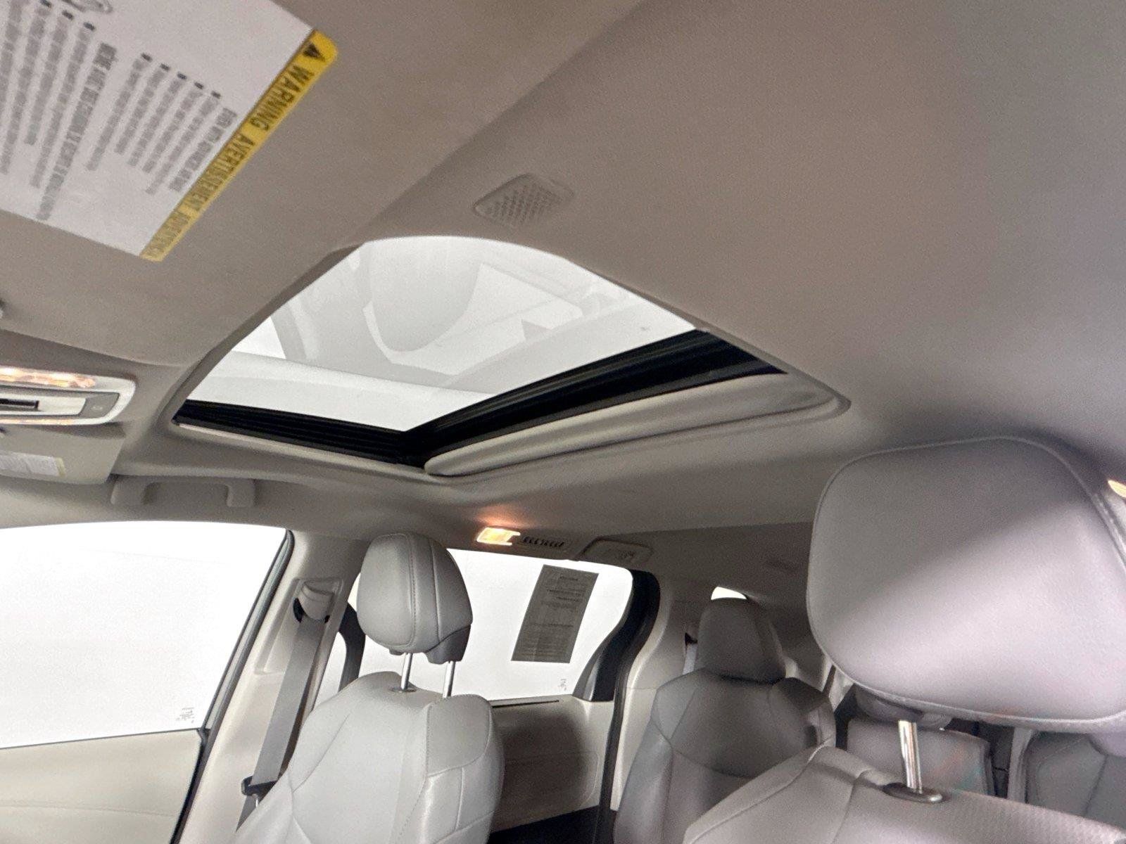 Certified 2024 Toyota Sienna XLE FWD image 6