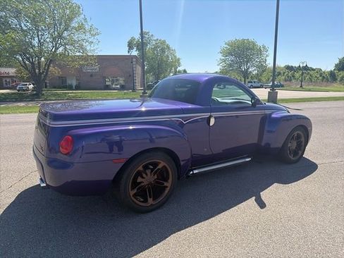 Used 2004 Chevrolet SSR w/ Preferred Equipment Group RWD image 10