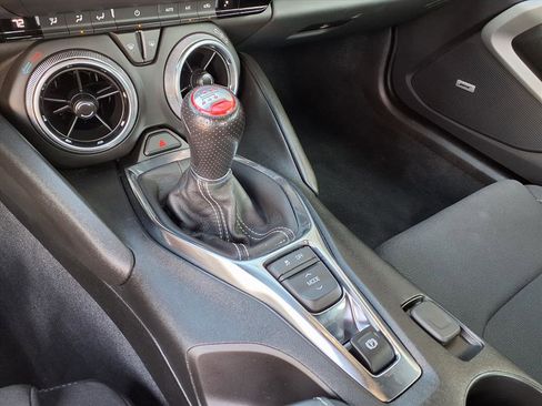 Used 2023 Chevrolet Camaro LT w/ Technology Package image 18