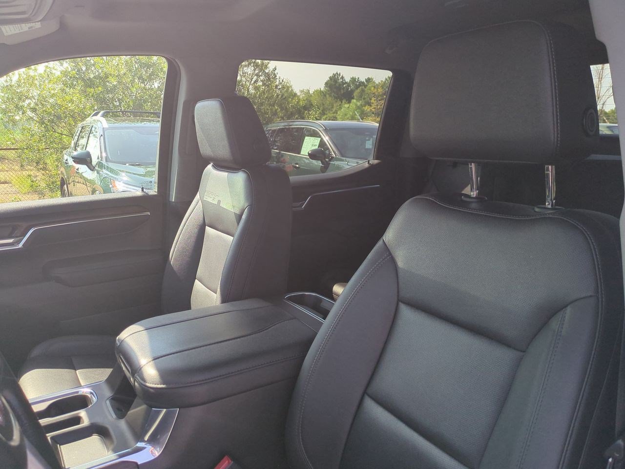 Used 2023 GMC Sierra 1500 SLT w/ SLT Convenience Package AWD/4WD image 16