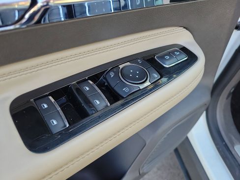 Used 2022 Lincoln Corsair AWD w/ Premium Package image 17