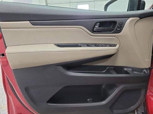 Used 2023 Honda Odyssey EX-L image 17
