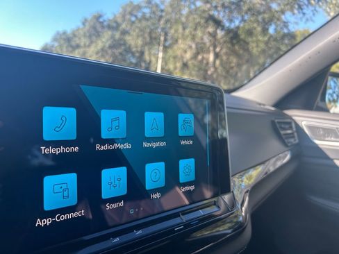 New 2026 Volkswagen Atlas Cross Sport SEL Premium R-Line image 11