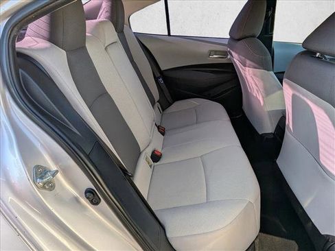 Used 2021 Toyota Corolla LE image 14