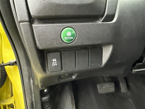 Used 2016 Honda Fit EX image 18