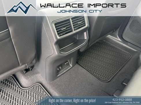 New 2026 Volkswagen Atlas Cross Sport SE image 29