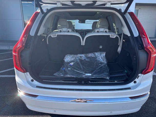 Used 2024 Volvo XC90 B6 Ultimate w/ Protection Package Premier AWD/4WD image 5