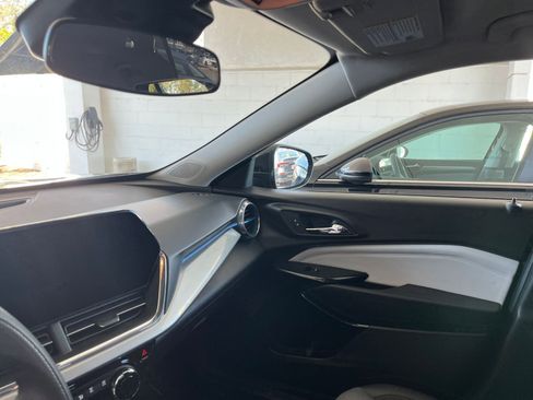 Used 2025 Chevrolet Trax LT image 35