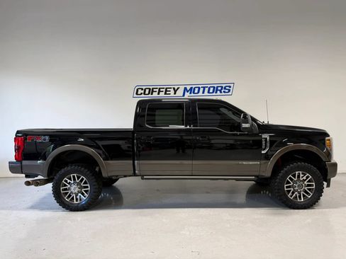 Used 2017 Ford F250 King Ranch w/ King Ranch Ultimate Package AWD/4WD image 7