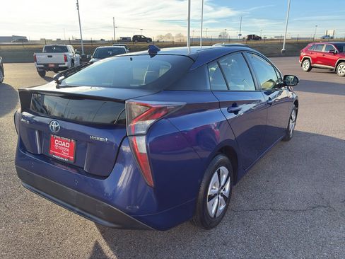 Used 2017 Toyota Prius Two image 5