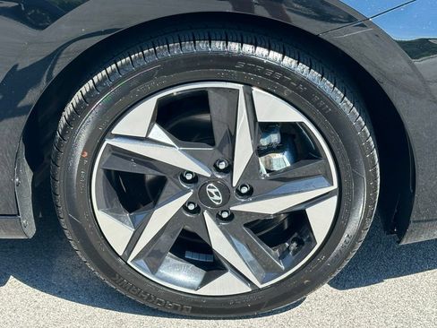 Used 2023 Hyundai Elantra SEL w/ Convenience Package FWD image 8
