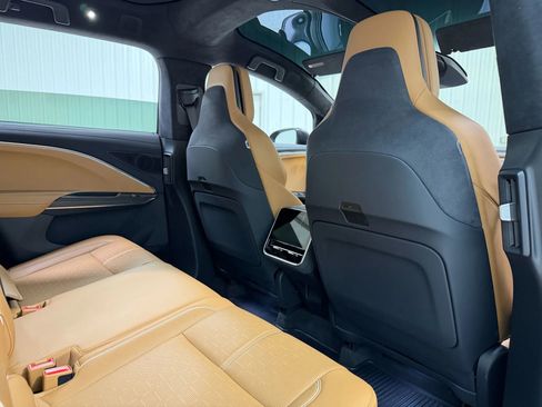 Used 2026 Lucid Gravity Dream image 30