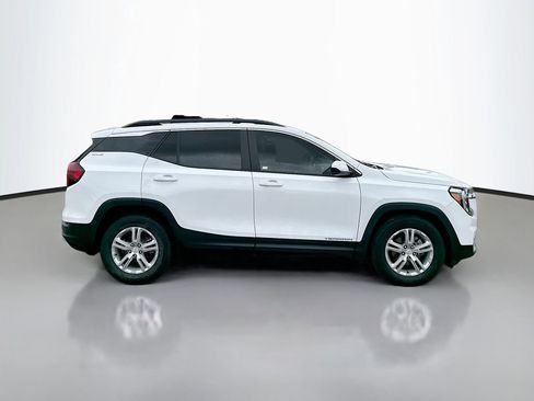 Used 2023 GMC Terrain SLE w/ Driver Convenience Package FWD image 8
