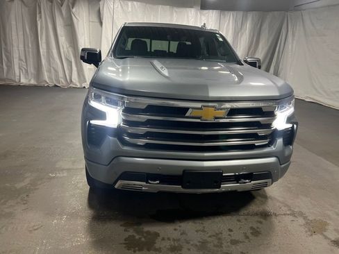 Used 2023 Chevrolet Silverado 1500 High Country w/ High Country Premium Package AWD/4WD image 2