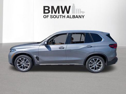 New 2026 BMW X5 xDrive40i w/ Climate Comfort Package AWD/4WD image 3