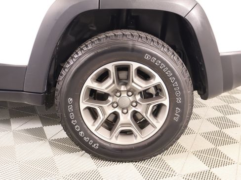 Used 2022 Jeep Cherokee Trailhawk w/ Sun, Sound & Nav Group AWD/4WD image 20