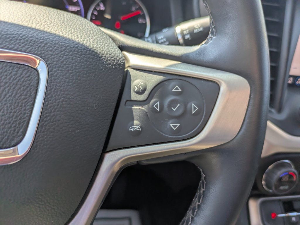 Used 2023 GMC Acadia Denali w/ Denali Ultimate Package FWD image 17