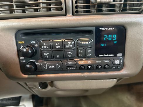 Used 1999 Chevrolet Lumina LS w/ Preferred Equipment Group 1 image 27