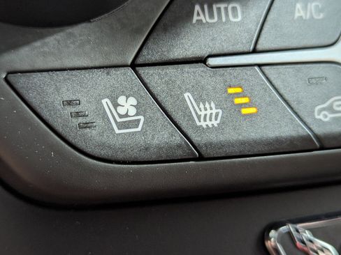 Used 2018 Chevrolet Corvette Stingray Coupe w/ 2LT Preferred Equipment Group image 19