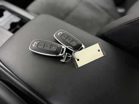 Used 2024 Nissan Ariya AWD image 23