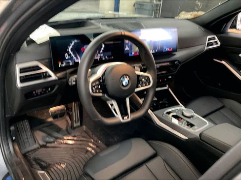 Used 2025 BMW 330i Sedan w/ M Sport Package image 16