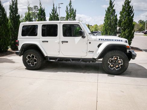 Used 2022 Jeep Wrangler Unlimited Rubicon 4xe w/ Cold Weather Group AWD/4WD image 11