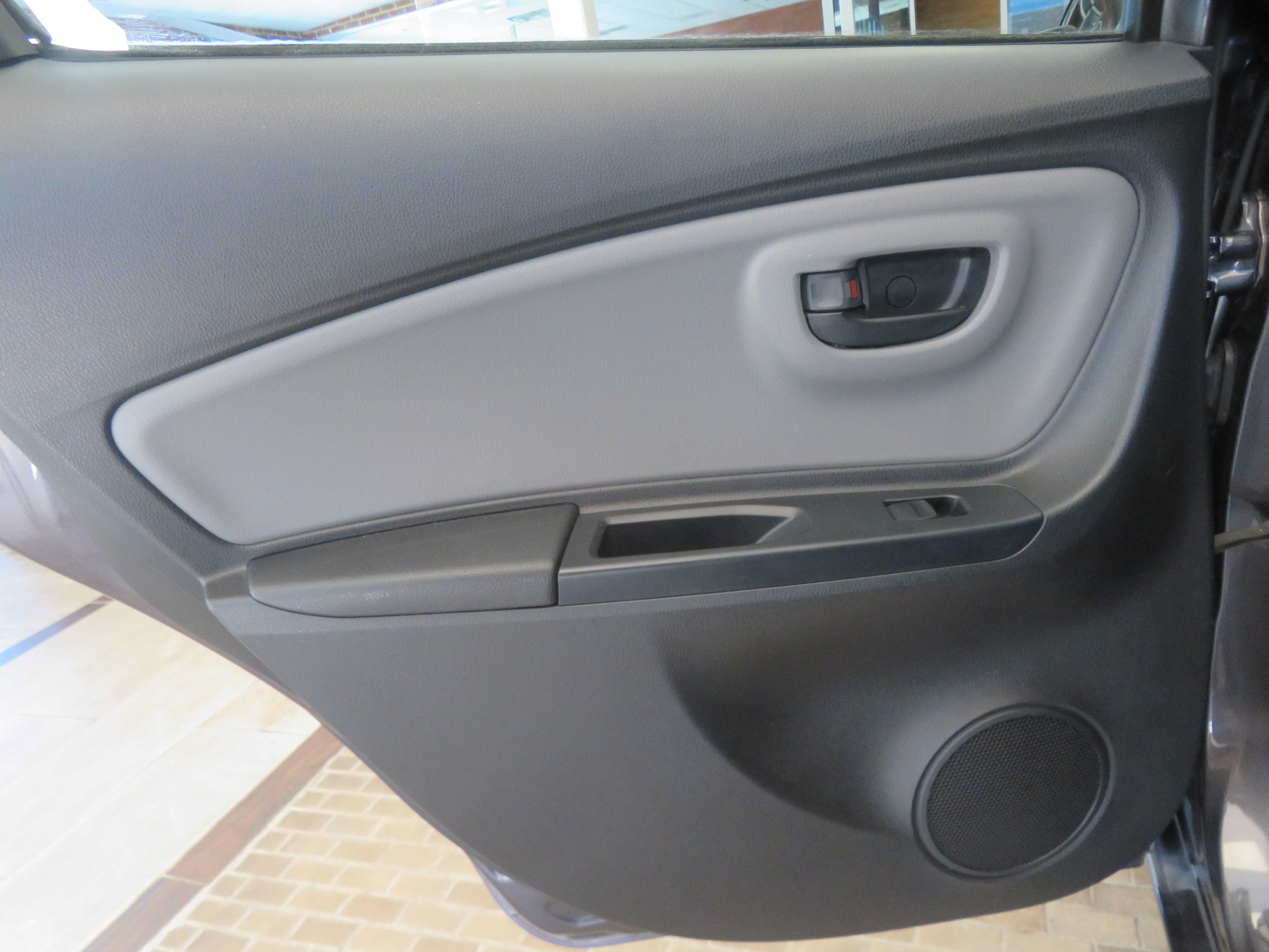 Used 2015 Toyota Yaris L FWD image 17
