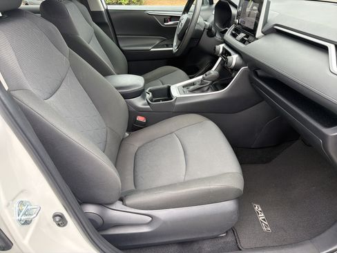 Certified 2025 Toyota RAV4 XLE FWD image 24