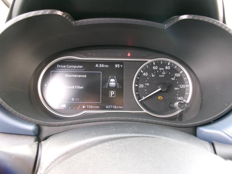 Used 2025 Nissan Versa SV FWD image 14