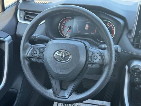 Used 2025 Toyota RAV4 XLE AWD/4WD image 14