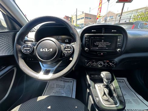 Used 2023 Kia Soul LX w/ Option Group 015 FWD image 12