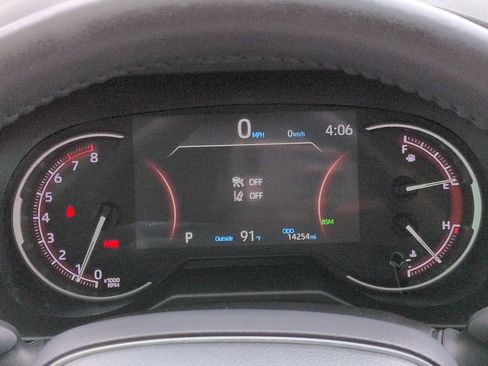 Used 2025 Toyota RAV4 XLE Premium FWD image 29